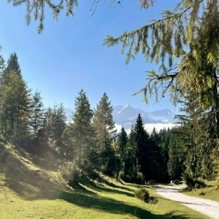 Zentral, Ruhig & Stilvoll Mit Bergpanorama+ Garten Апартаменты *