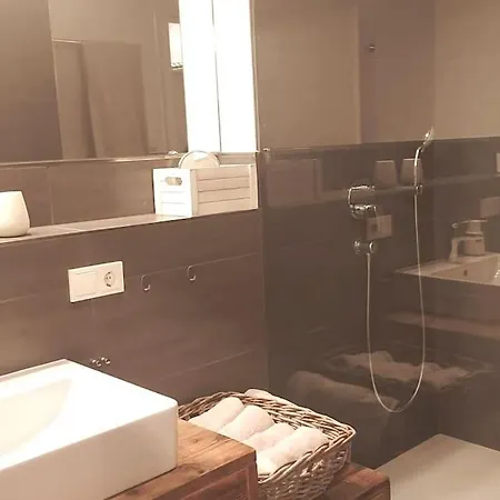 Appartement Zentral, Ruhig & Stilvoll Mit Bergpanorama+ Garten Garmisch-Partenkirchen