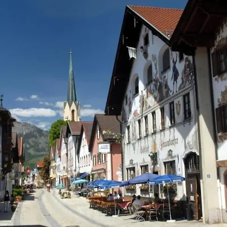 Zentral, Ruhig&stilvoll Mit Bergpanorama+ Garten Garmisch-Partenkirchen