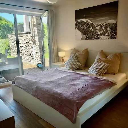 Zentral, Ruhig & Stilvoll Mit Bergpanorama+ Garten Διαμέρισμα