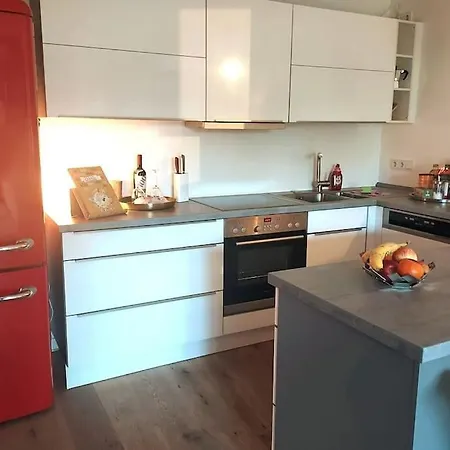 Zentral, Ruhig & Stilvoll Mit Bergpanorama+ Garten Appartement