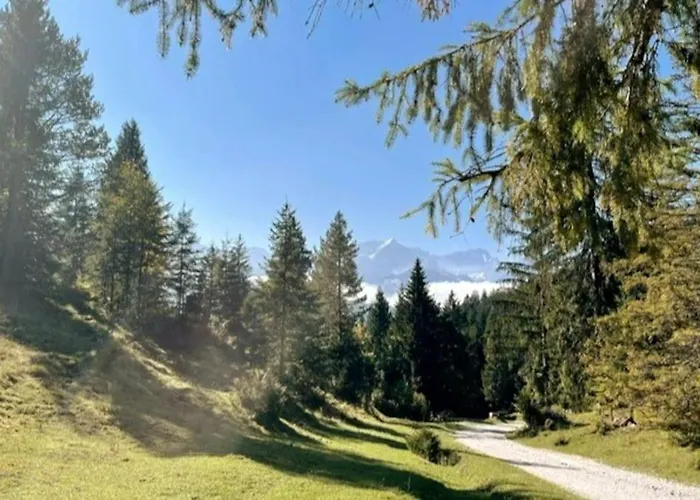 Zentral, Ruhig&stilvoll Mit Bergpanorama+ Garten Apartment *
