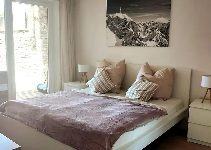 Zentral, Ruhig & Stilvoll Mit Bergpanorama+ Garten * Garmisch-Partenkirchen