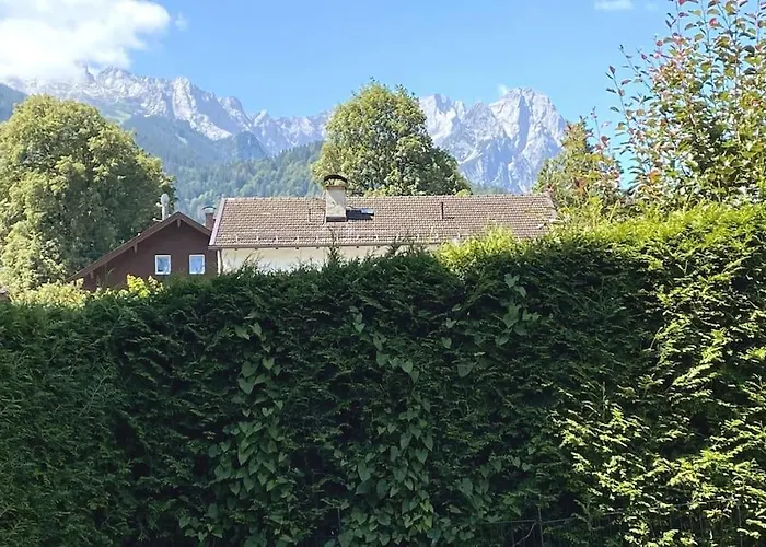 Apartment Zentral, Ruhig&stilvoll Mit Bergpanorama+ Garten *